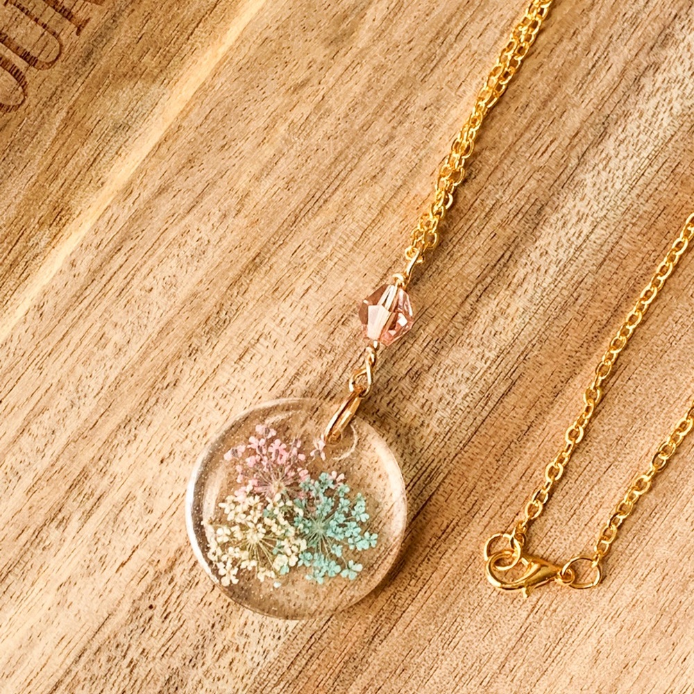 ⚡️2/$30 HANDCRAFTED RESIN LONG PENDANT NECKLACE - Picture 1 of 5